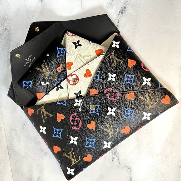Louis Vuitton Game On Kirigami 3-Pochettes b&w hearts LV wallet/bags Rare Auth - Picture 3 of 12